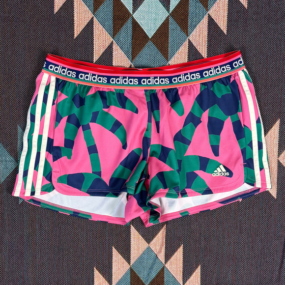 NEW adidas x FARM Rio Pacer Shorts size Medium Magenta Palm Tree 3 Stripe RARE - Picture 1 of 7